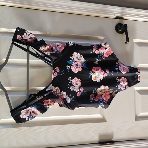 Swim suit - Picture 2 of 5